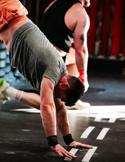 FNL-358 Men exercising duirng CrossFit DHF training.